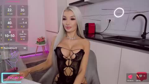 Snapshot of vanessavanne chatting on 09/27/25, 03:17 Vanessa online show from 09/27/25, 03:17