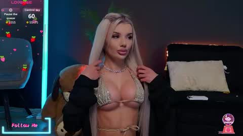 Snapshot of vanessavanne chatting on 07/05/26, 01:18 Vanessa online show from 07/05/26, 01:18