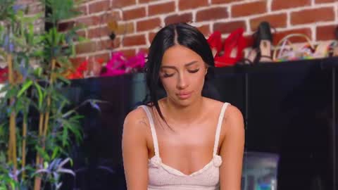 Snapshot of vanessavosss chatting on 06/21/26, 04:31 Vanessa online show from 06/21/26, 04:31