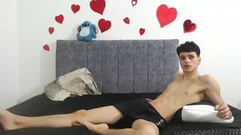 Snapshot of vanie_ chatting on 07/11/26, 11:39 Ruby and Vanie online show from 07/11/26, 11:39