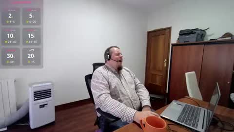 Snapshot of vanifer chatting on 07/15/26, 03:17 Vanifer online show from 07/15/26, 03:17