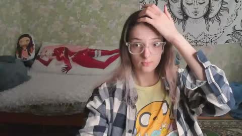 Snapshot of vanilla_arya chatting on 05/14/26, 09:49 Adelina online show from 05/14/26, 09:49
