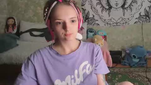 Snapshot of vanilla_arya chatting on 07/07/26, 09:24 Adelina online show from 07/07/26, 09:24