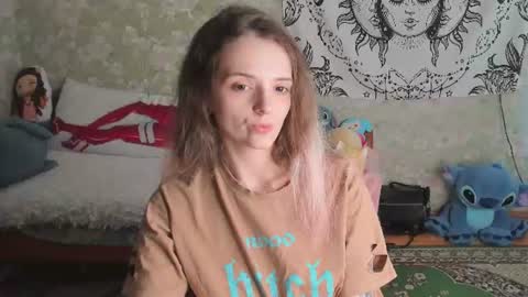 Snapshot of vanilla_arya chatting on 07/15/26, 07:02 Adelina online show from 07/15/26, 07:02