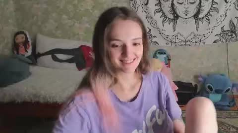 Snapshot of vanilla_arya chatting on 07/20/26, 09:12 Adelina online show from 07/20/26, 09:12