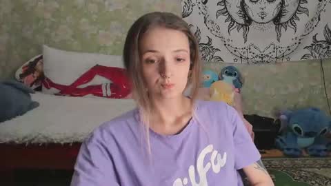 Snapshot of vanilla_arya chatting on 07/22/26, 01:36 Adelina online show from 07/22/26, 01:36