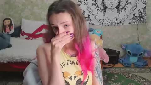 Snapshot of vanilla_arya chatting on 07/29/26, 10:24 Adelina online show from 07/29/26, 10:24