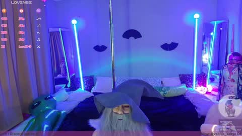 Snapshot of vanilla_skkye chatting on 12/14/24, 03:29 Skkye online show from 12/14/24, 03:29