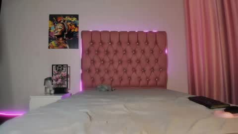 VanillaFlo online show from 05/05/26, 05:04