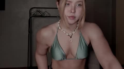 Vanilla online show from 10/01/25, 02:45