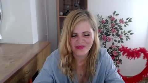 vanillaloveli online show from 06/30/26, 10:22
