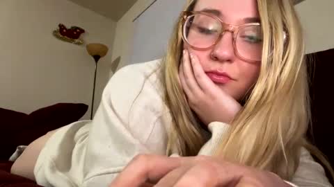 vanillapuddingpie online show from 12/03/24, 04:25