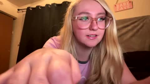 vanillapuddingpie online show from 01/05/25, 02:17