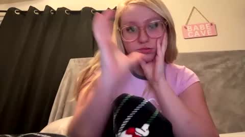 vanillapuddingpie online show from 01/06/25, 05:19