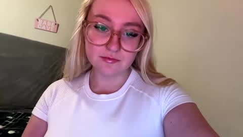 vanillapuddingpie online show from 01/07/25, 11:45