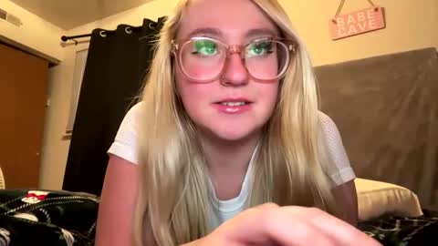 vanillapuddingpie online show from 01/08/25, 02:46