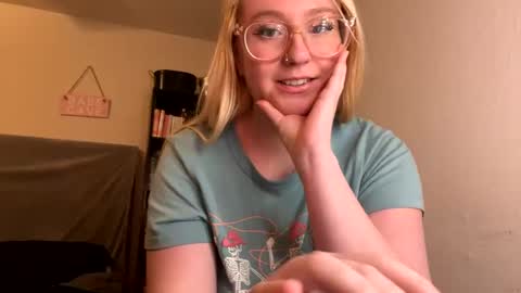 vanillapuddingpie online show from 01/11/25, 04:16