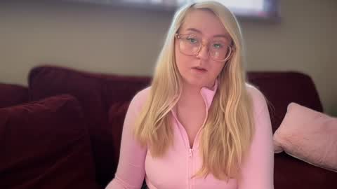 vanillapuddingpie online show from 02/03/25, 04:52