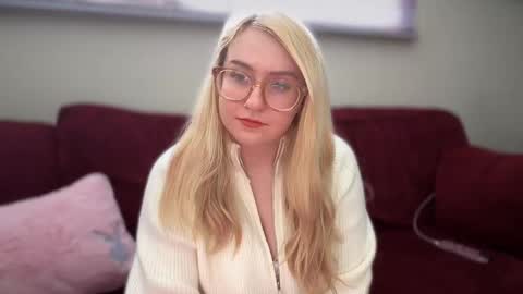 vanillapuddingpie online show from 02/18/25, 04:05