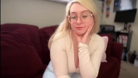 vanillapuddingpie online show from 03/06/25, 05:43