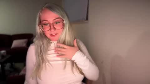 vanillapuddingpie online show from 11/12/25, 01:28