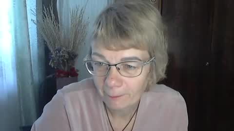 Vanillaxcreamy online show from 11/05/25, 09:20