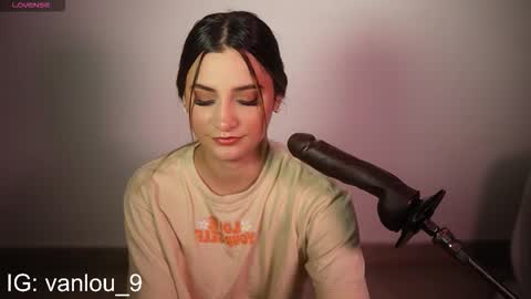 Vanilu online show from 10/11/25, 01:38