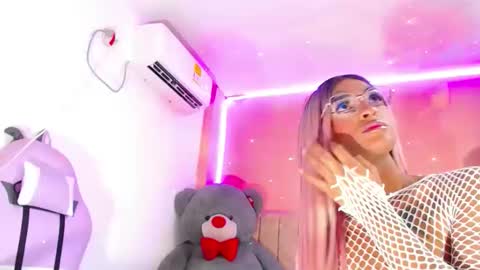 vannesa01 online show from 12/02/24, 03:03