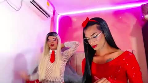 vannesa01 online show from 01/18/25, 11:44