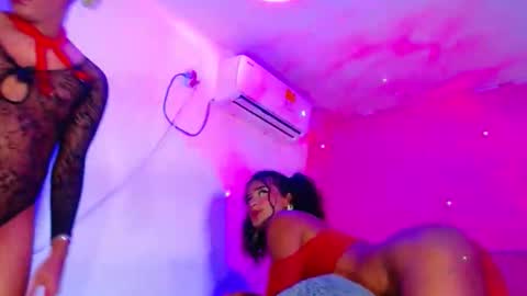 vannesa01 online show from 10/09/25, 09:02