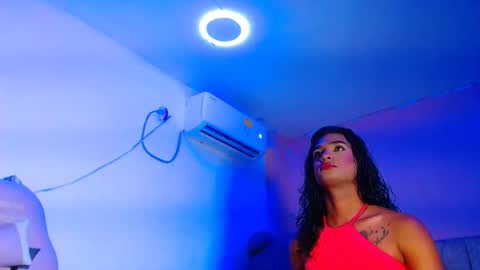 vannesa01 online show from 04/07/26, 07:47