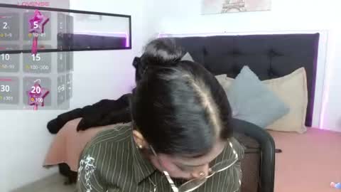 Snapshot of vannesweet_ chatting on 06/13/26, 08:40 vane online show from 06/13/26, 08:40