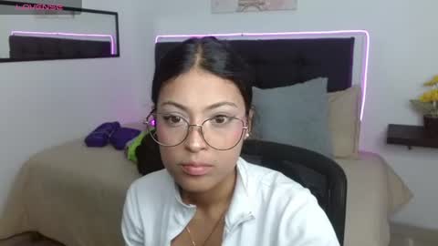Snapshot of vannesweet_ chatting on 06/19/26, 09:07 vane online show from 06/19/26, 09:07