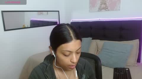 Snapshot of vannesweet_ chatting on 07/16/26, 06:58 vane online show from 07/16/26, 06:58