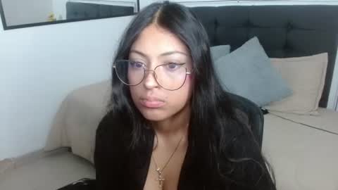 Snapshot of vannesweet_ chatting on 07/17/26, 08:03 vane online show from 07/17/26, 08:03