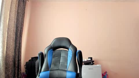 vano_822 online show from 02/18/26, 10:22