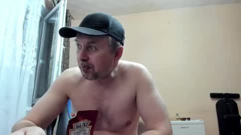 Snapshot of vano_822 chatting on 05/17/26, 06:15 vano_822 online show from 05/17/26, 06:15