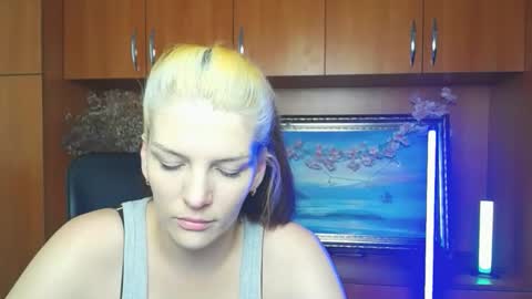 Vanessa online show from 04/08/26, 07:08