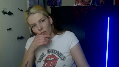Snapshot of vanrey_ chatting on 04/30/26, 04:02 Vanessa online show from 04/30/26, 04:02