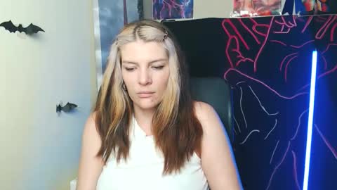 Snapshot of vanrey_ chatting on 06/03/26, 07:00 Vanessa online show from 06/03/26, 07:00