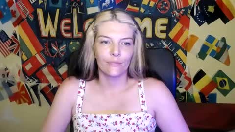 Snapshot of vanrey_ chatting on 06/29/26, 10:15 Vanessa online show from 06/29/26, 10:15