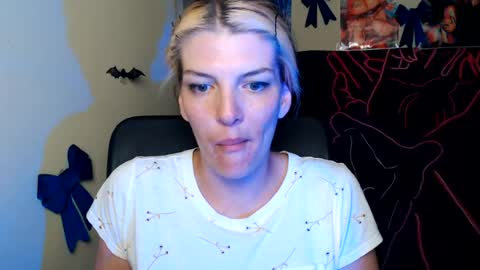 Snapshot of vanrey_ chatting on 07/12/26, 06:48 Vanessa online show from 07/12/26, 06:48