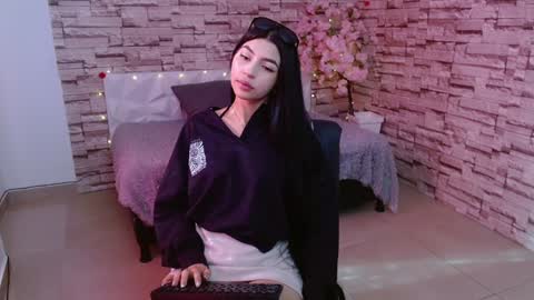 Snapshot of vanse_lust chatting on 12/04/24, 08:29 Karuna online show from 12/04/24, 08:29