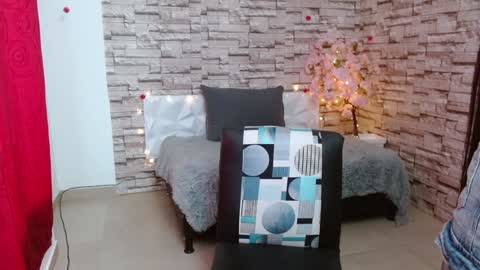 Snapshot of vanse_lust chatting on 12/12/24, 09:58 Karuna online show from 12/12/24, 09:58