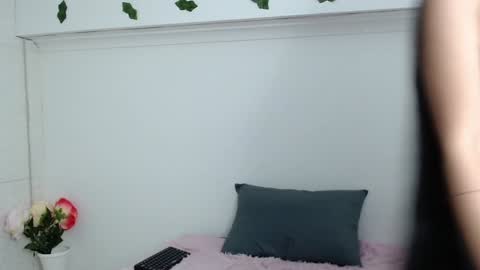 Snapshot of vanse_lust chatting on 01/28/25, 12:36 Karuna online show from 01/28/25, 12:36