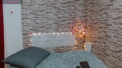 Snapshot of vanse_lust chatting on 02/05/25, 12:20 Karuna online show from 02/05/25, 12:20