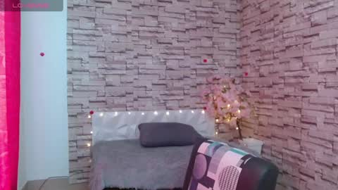 Snapshot of vanse_lust chatting on 02/05/25, 06:15 Karuna online show from 02/05/25, 06:15