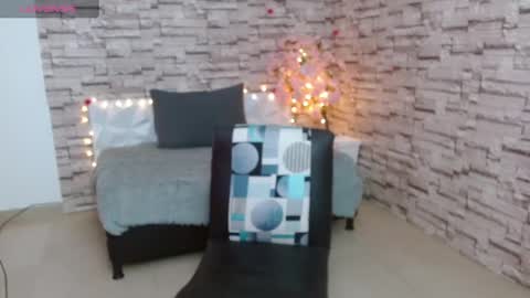 Snapshot of vanse_lust chatting on 02/12/25, 09:22 Karuna online show from 02/12/25, 09:22