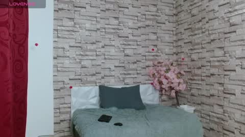 Snapshot of vanse_lust chatting on 02/13/25, 12:24 Karuna online show from 02/13/25, 12:24