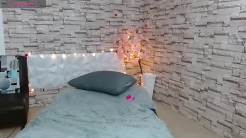 Snapshot of vanse_lust chatting on 03/06/25, 12:32 Karuna online show from 03/06/25, 12:32